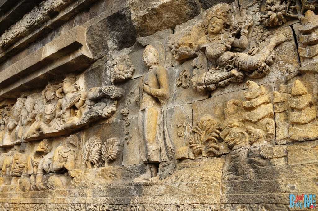 Reliefs auf den Mandala Ebenen des Borobodur