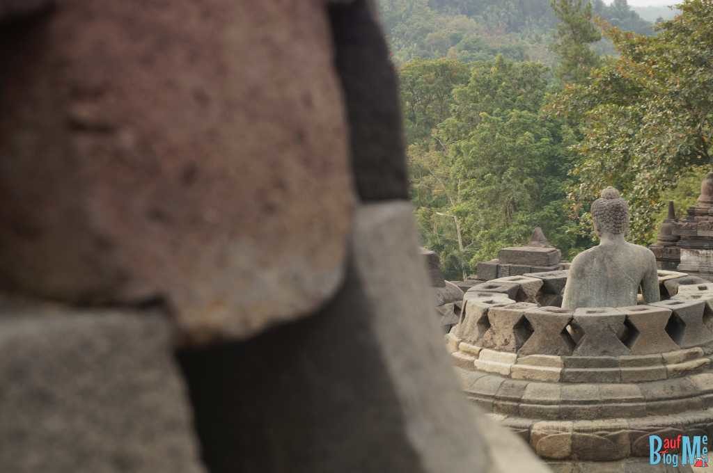Buddha Statur in Borobodur