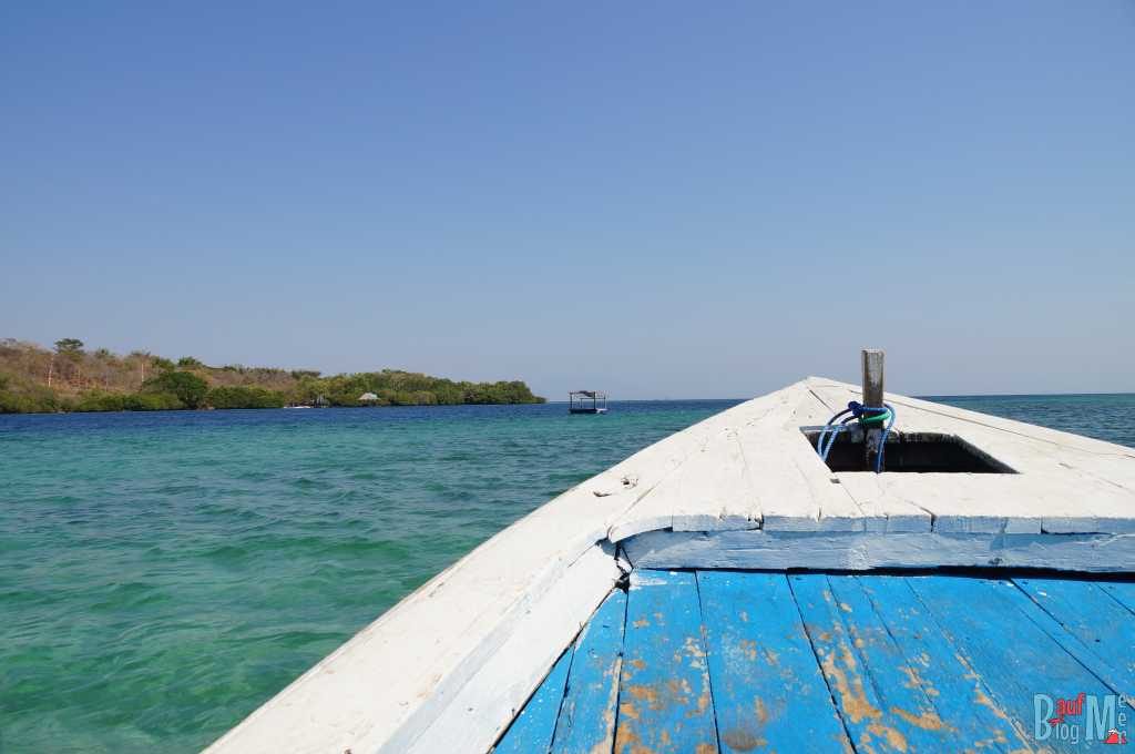 Boot in der Banyuwedang Bucht auf dem Weg zur Menjangan Insel