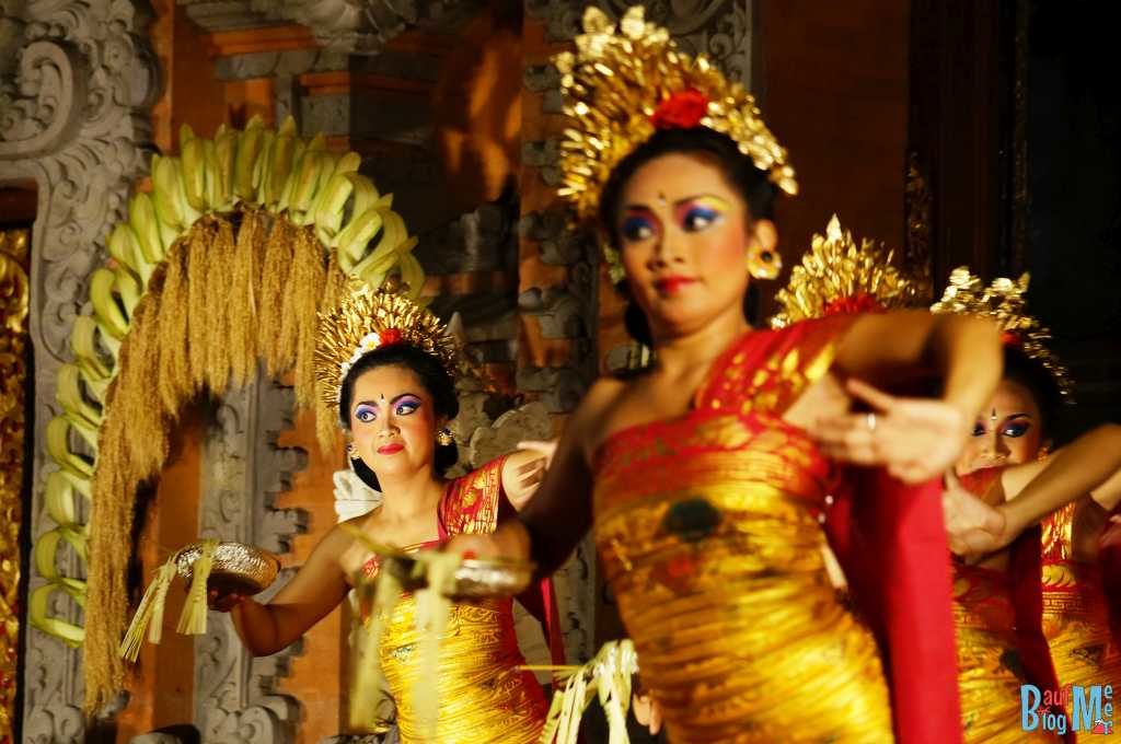 Bali ist: Traditionelle Tänze. Legong Tanz in Ubud auf Bali