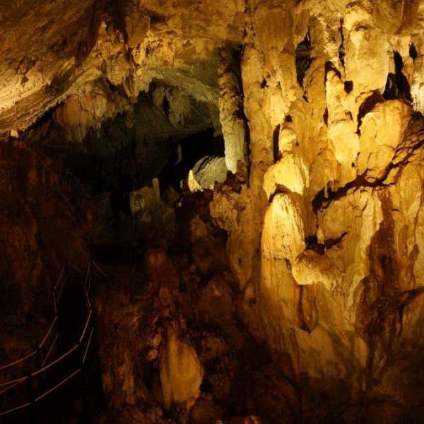 Wind Cave Zugang zum Adventure Caving im Gunung Mulu Nationalpark