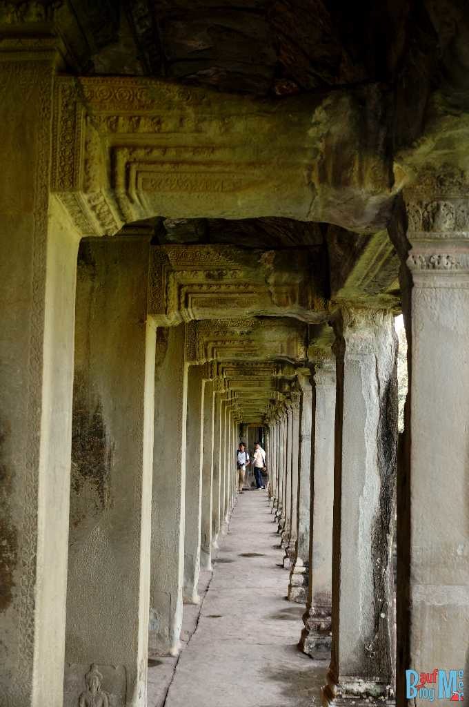 Gang in der Süd Gallerie in Angkor Wat