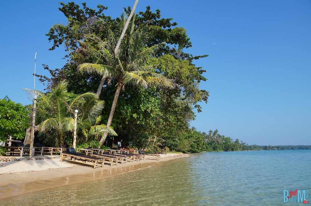 Der Strand des Monkey Beach Resorts auf Ko Mak