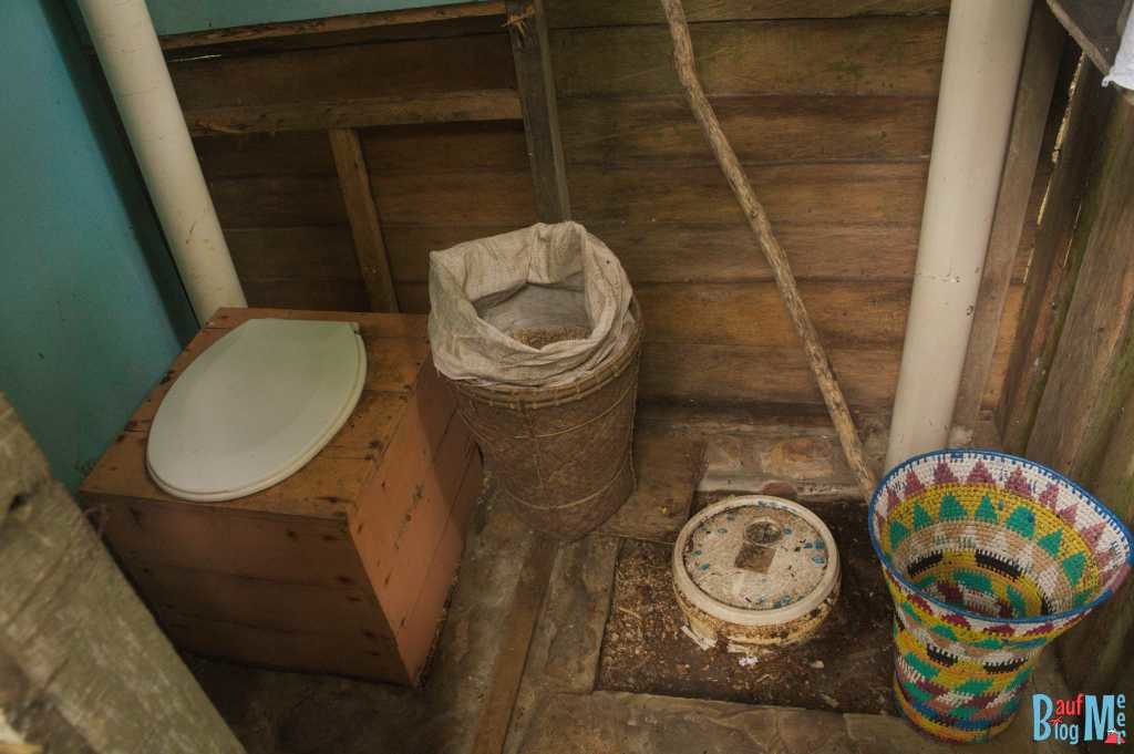 Kompost Toilette in unserer Unterkunft Tampat do Aman