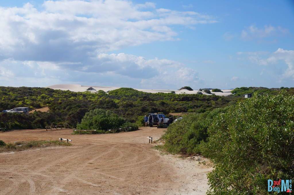 Ausblick von unserem Stellplatz auf einen Teil des Sandy Cape Camping Platz
