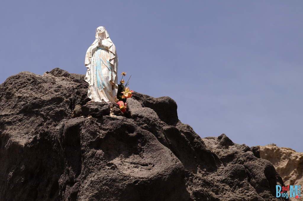 Marienfigur in der Pelara Bucht auf Ischia