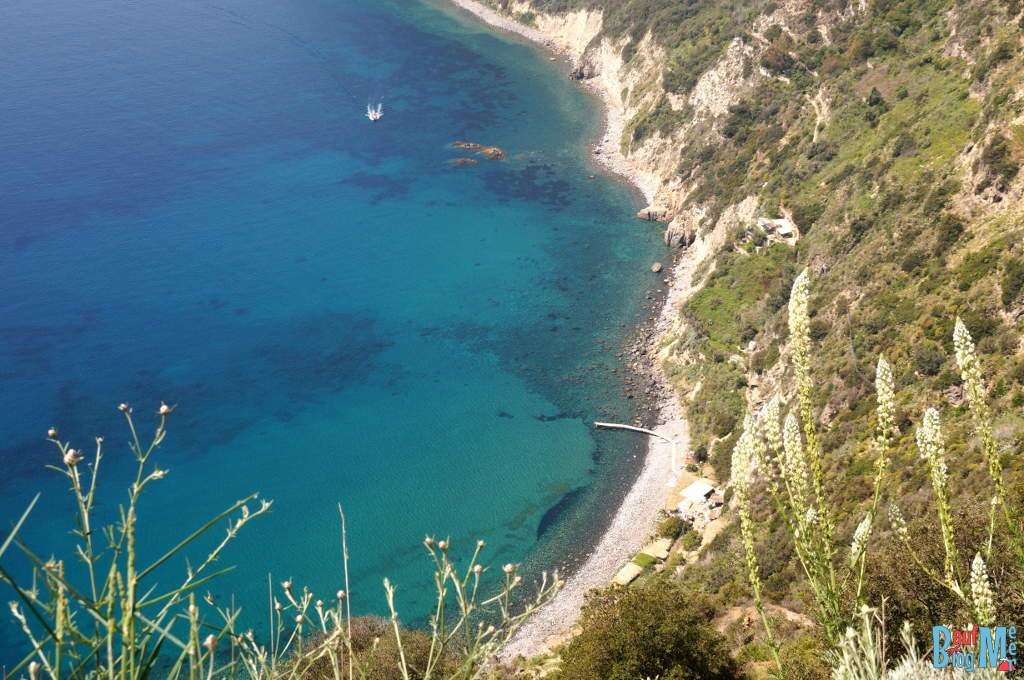Scarrupata Bucht auf Ischia