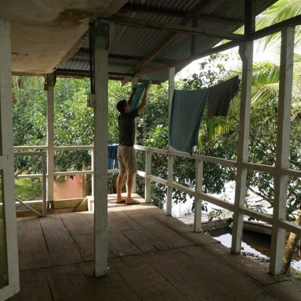 Balkon der einfachen AAMVECONA Unterkunft zu den Seekühen