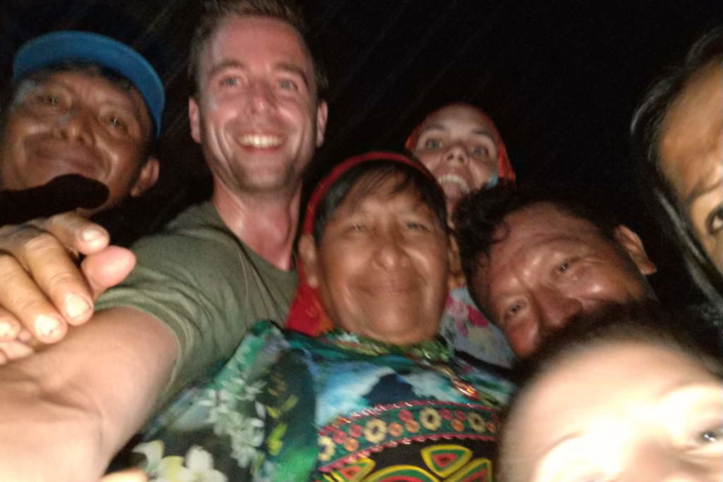 Selfie beim Feiern mit den Kuna in Guna Yala