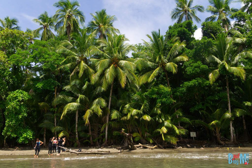 Tauchpause am Strand auf der Insel Coiba Panama