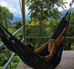 Abhängen beim Backpacking in Panama mit fantastischem Blick im Lost & Found Hostel