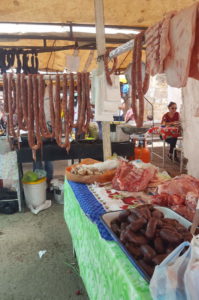 Fleischverkauf auf dem Sonntagsmarkt in Villa de Leyva