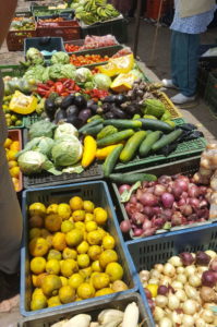 Obst und Gemüse auf dem Sonntagsmarkt in Villa de Leyva