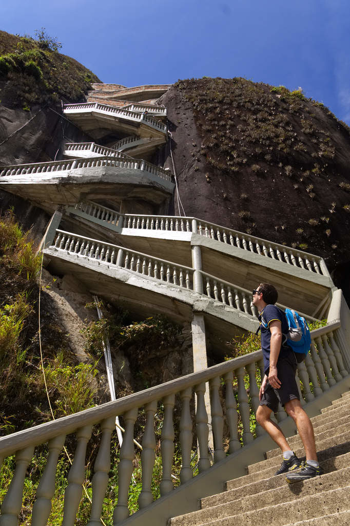 Die Treppen rauf auf den Piedra del Peñol